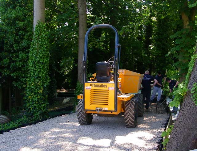 Minimising the impact of a driveway through protected trees
