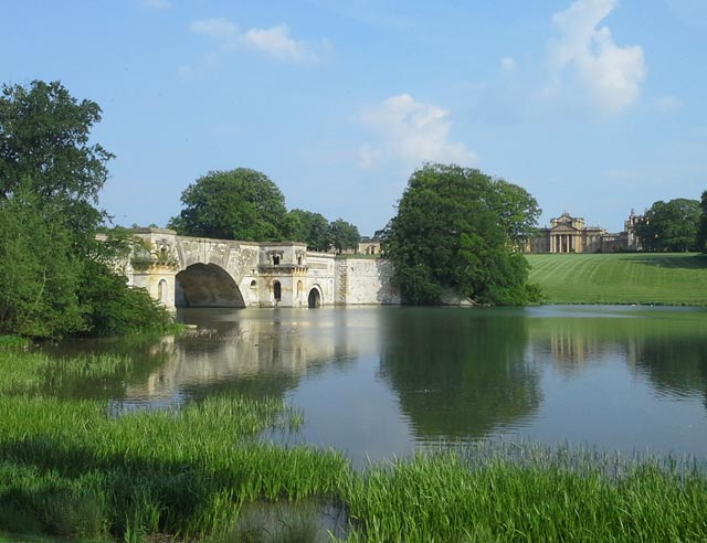 The lake at Blenheim Palace, Oxford